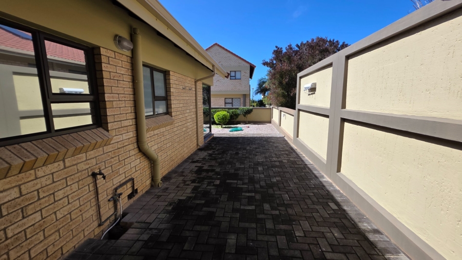 2 Bedroom Property for Sale in Seemeeu Park Western Cape